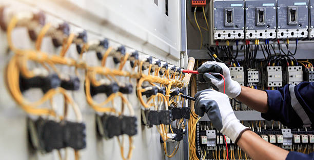 Professional Electrician technician working in South Wenatchee, WA